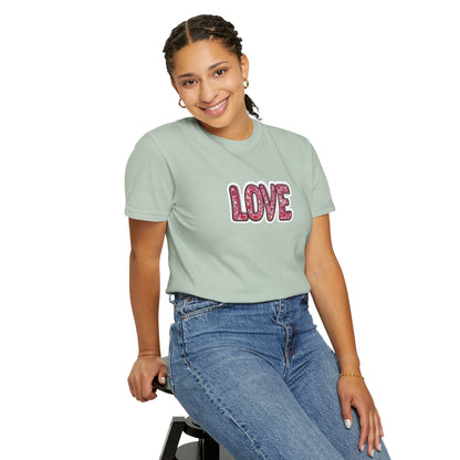 "Hearts in Love text" T-shirt