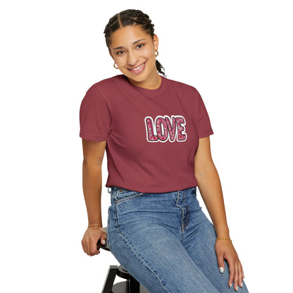 "Hearts in Love text" T-shirt