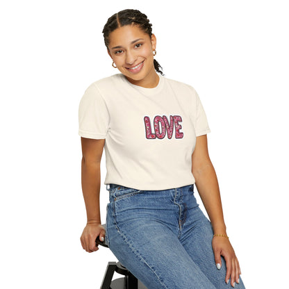 "Hearts in Love text" T-shirt