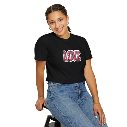 "Hearts in Love text" T-shirt